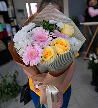 Букет цветов из:  Герберы, Розы и Хризантемы в Нижней Мактаме