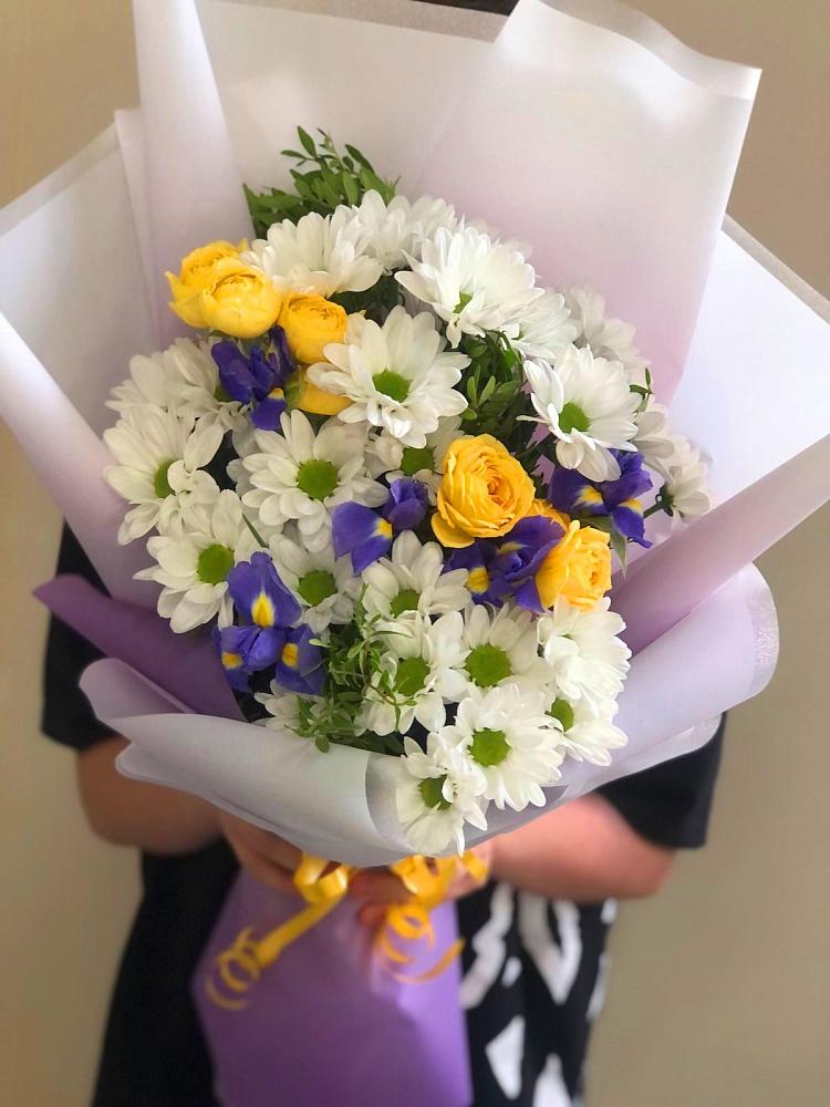 Букет цветов из: Ирисы, Хризантемы и Розы в Нижней Мактаме