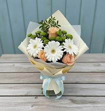 Букет герберы и розы в Нижней Мактаме Букет цветов из: Герберы, Розы и Хризантемы в Нижней Мактаме