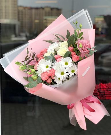 Букет цветов из: Розы, Лизиантусы и Хризантемы в Нижней Мактаме