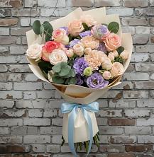 Букет Феерия в Нижней Мактаме Букет цветов из: Розы, Лизиантусы и Гвоздики в Нижней Мактаме