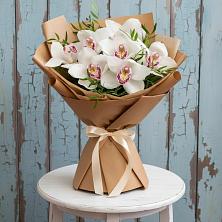 Букет Белые орхидеи в Нижней Мактаме Букет цветов из: Орхидеи и Розы в Нижней Мактаме
